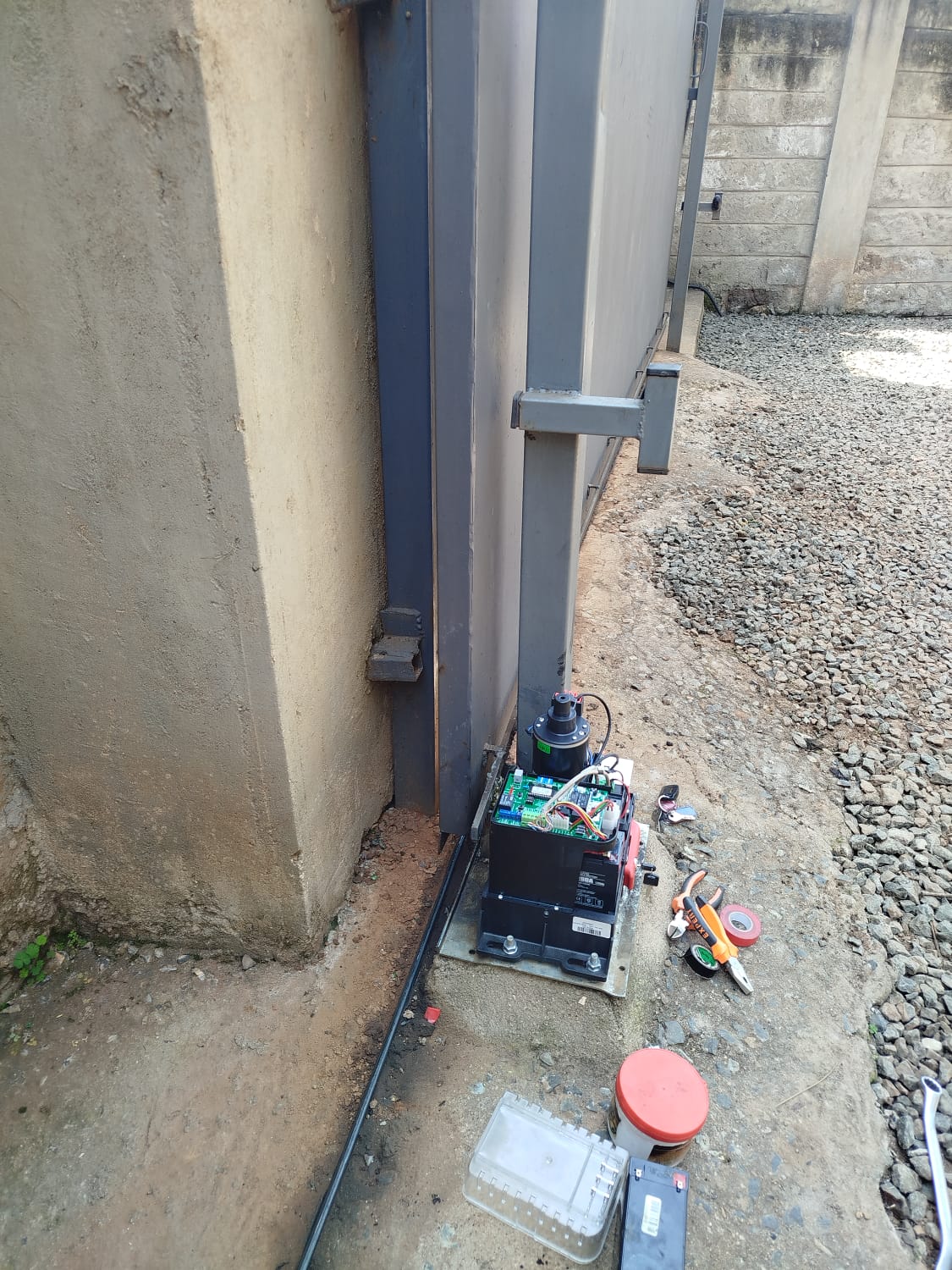 Electric Sliding Gate Installation & Repair